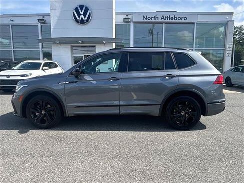 Certified 2023 Volkswagen Tiguan SE R-Line AWD/4WD image 8