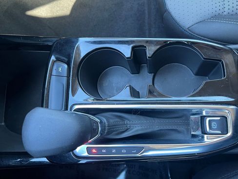 Used 2025 Chevrolet Trax LT image 39