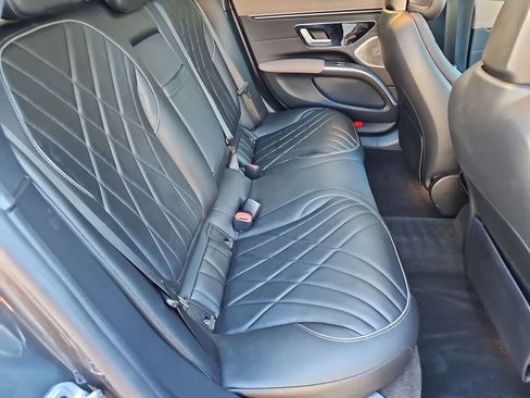 Used 2023 Mercedes-Benz EQS 580 4MATIC Sedan image 16