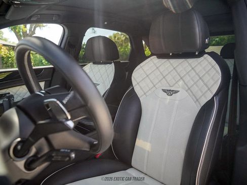 Used 2021 Bentley Bentayga image 20