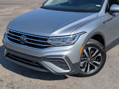 Used 2024 Volkswagen Tiguan S image 13