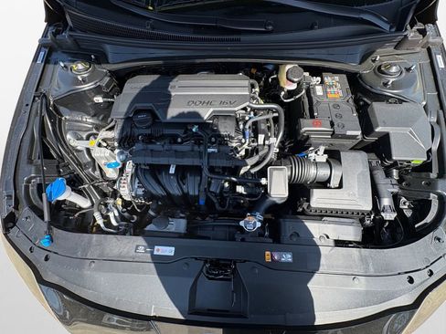 New 2026 Hyundai Elantra SE FWD image 18