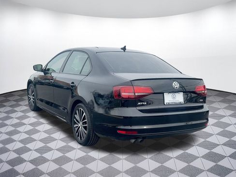 Used 2016 Volkswagen Jetta Sport image 3