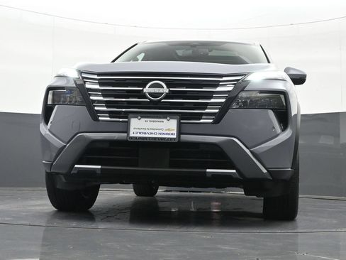 Used 2025 Nissan Rogue SL w/ SL Premium Package AWD/4WD image 38