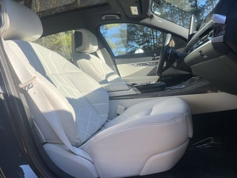 Used 2023 BMW 740i w/ Parking Assistance Package image 20