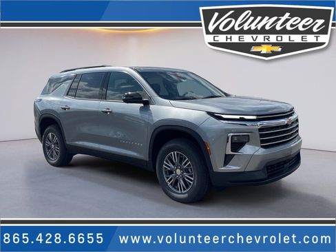 New 2026 Chevrolet Traverse LT w/ Driver Confidence Package image 1