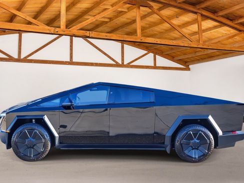 Used 2024 Tesla Cybertruck Cyberbeast AWD/4WD image 3