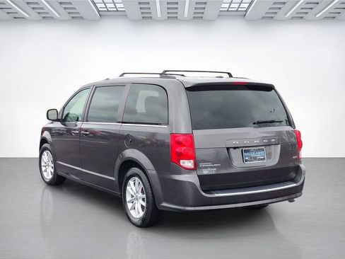 Used 2020 Dodge Grand Caravan SXT FWD image 5