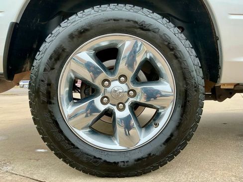 Used 2018 RAM 1500 SLT AWD/4WD image 21