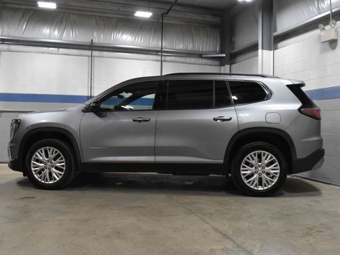 Used 2026 GMC Acadia Elevation w/ Elevation Premium Package FWD image 22