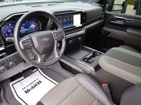 Used 2025 Chevrolet Silverado 2500 ZR2 w/ Technology Package AWD/4WD image 12