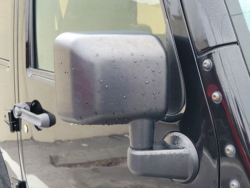 Used 2017 Jeep Wrangler 75th Anniversary image 9