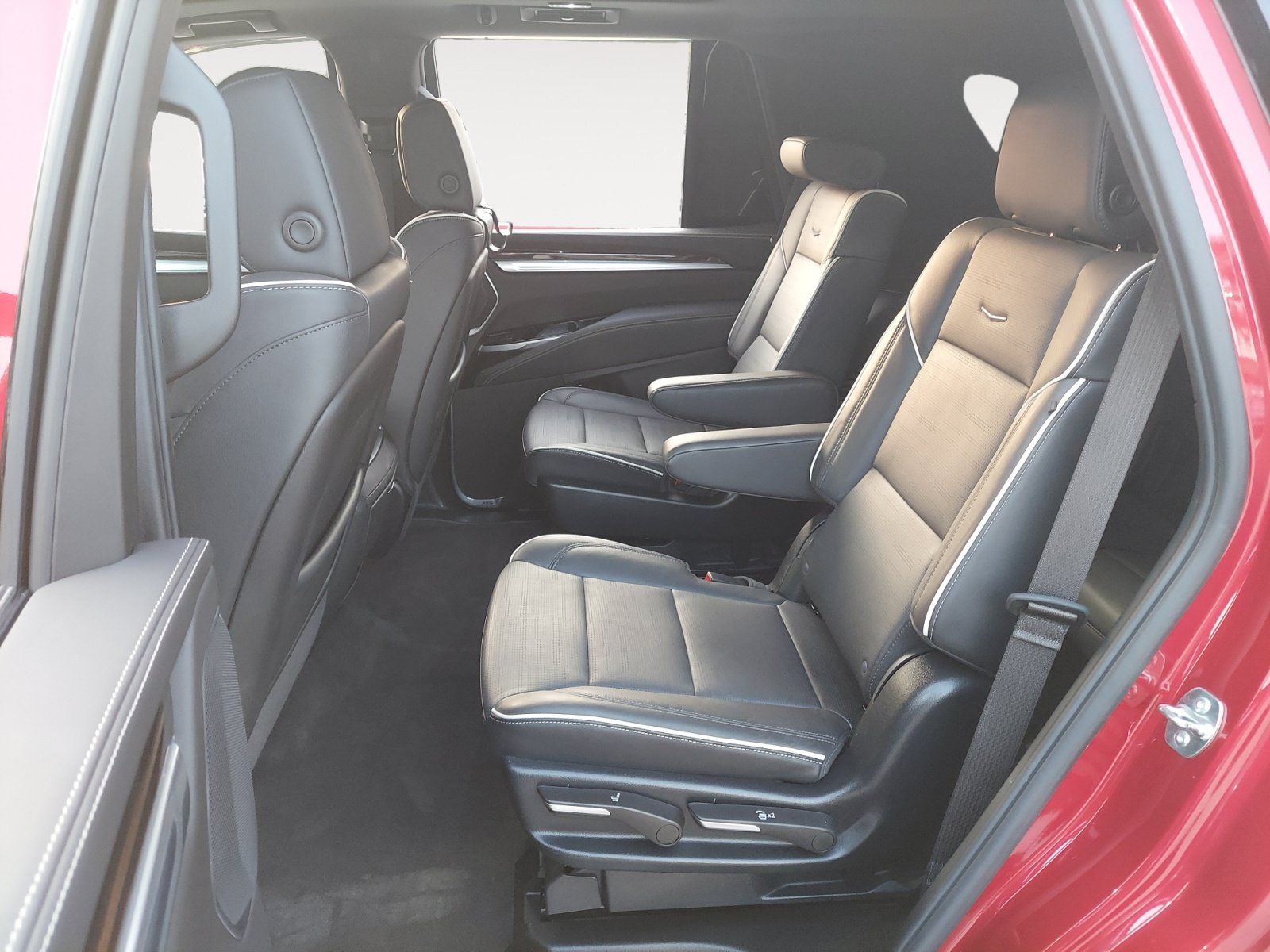 Used 2025 Cadillac Escalade Premium Luxury w/ Touring Package AWD/4WD image 24