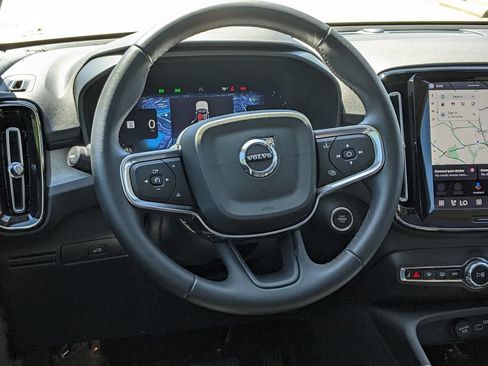 Certified 2024 Volvo XC40 B5 Plus w/ Climate Package AWD/4WD image 14