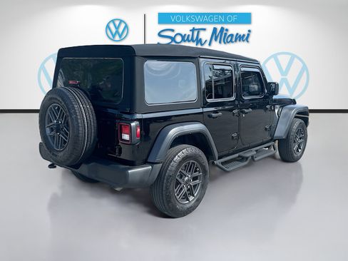 Used 2024 Jeep Wrangler Unlimited Sport AWD/4WD image 7