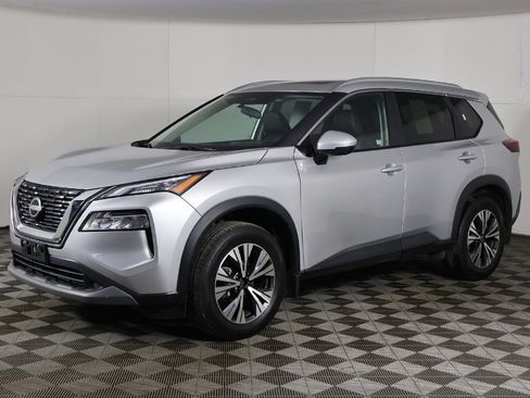 Used 2023 Nissan Rogue SV w/ SV Premium B Package image 8