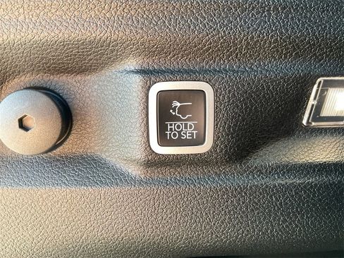 New 2025 Jeep Grand Cherokee L Laredo w/ Luxury Tech Group I image 29