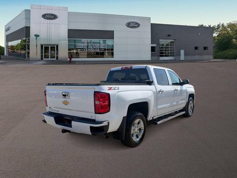 Used 2018 Chevrolet Silverado 1500 LT w/ All Star Edition AWD/4WD image 9