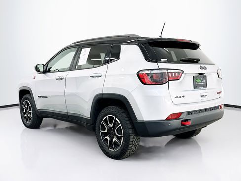 Used 2025 Jeep Compass Trailhawk AWD/4WD image 5