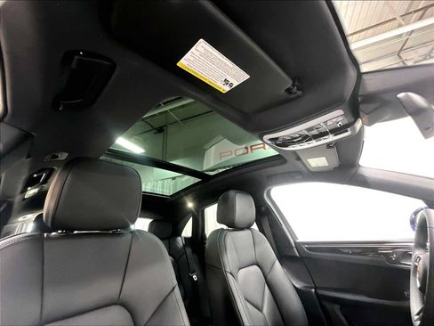 Used 2026 Porsche Macan AWD/4WD image 26