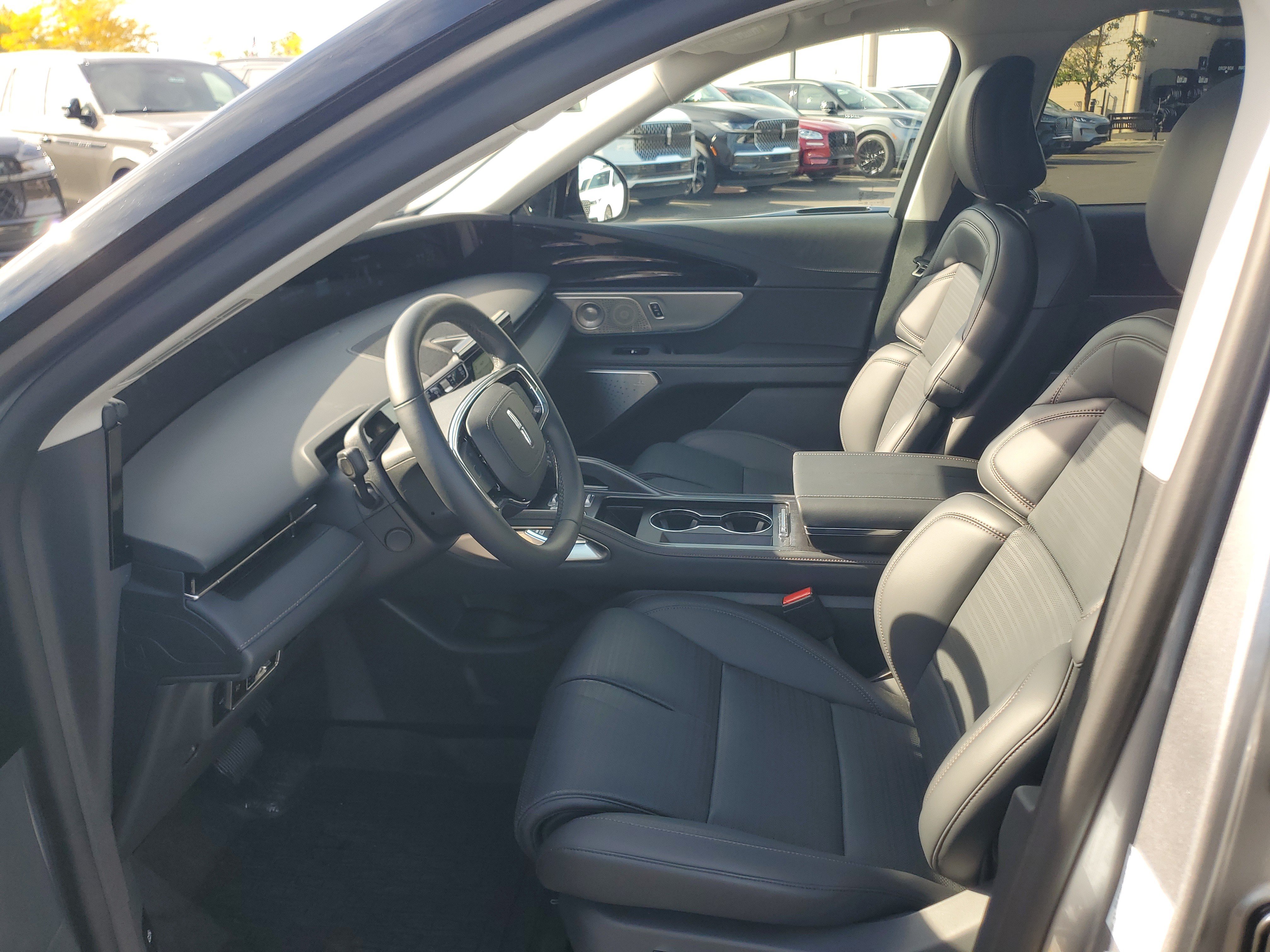 New 2026 Lincoln Nautilus Reserve AWD/4WD image 11