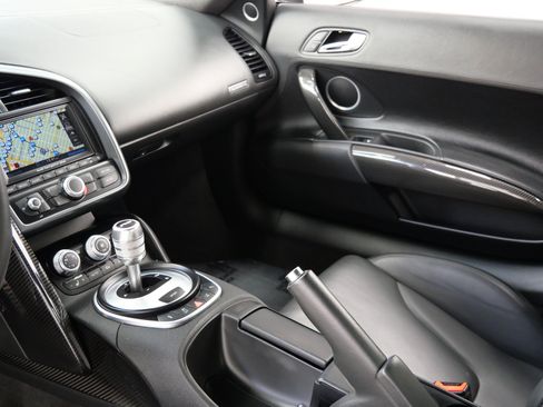 Used 2011 Audi R8 V10 AWD/4WD image 30