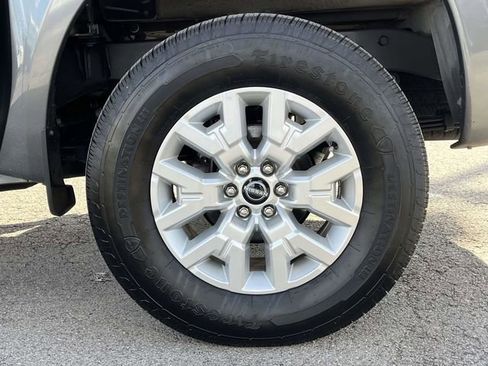 Used 2023 Nissan Frontier SV image 11
