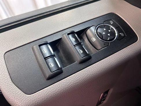 Used 2016 Ford F150 XLT w/ Equipment Group 302A Luxury AWD/4WD image 5