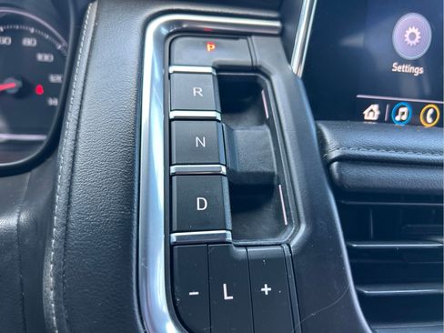 Used 2021 Chevrolet Tahoe LT w/ LT Signature Package RWD image 18