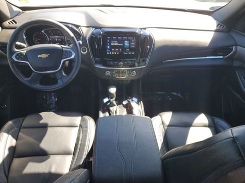 Used 2023 Chevrolet Traverse LT image 17