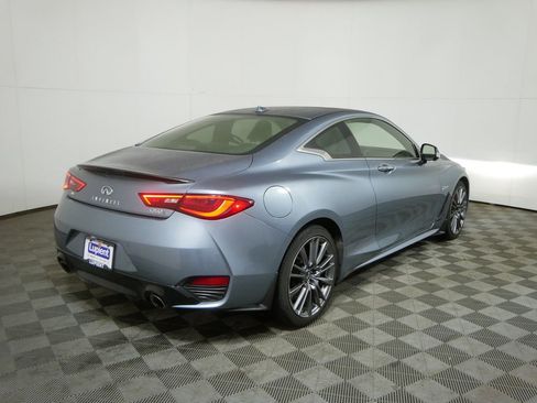 Used 2017 INFINITI Q60 Red Sport 400 image 3
