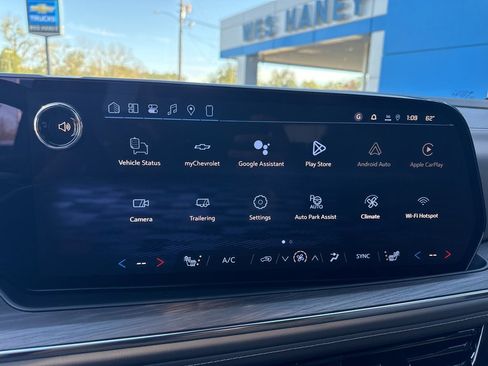 New 2026 Chevrolet Suburban LT image 17