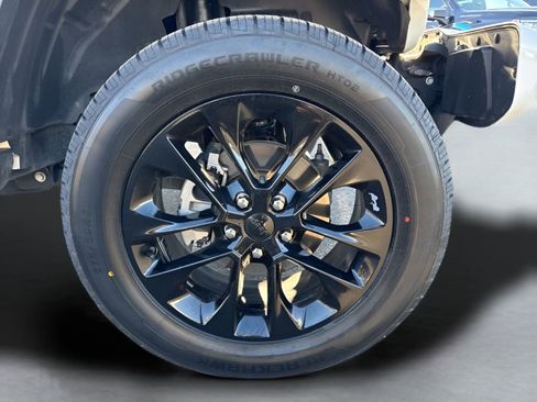 Used 2021 Jeep Wrangler Unlimited Sahara AWD/4WD image 33