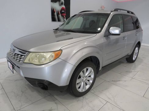 Used 2012 Subaru Forester 2.5X Premium AWD/4WD image 8