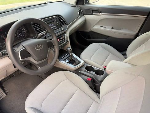 Used 2017 Hyundai Elantra SE FWD image 11