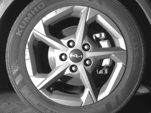 Used 2025 Kia K4 FWD image 13
