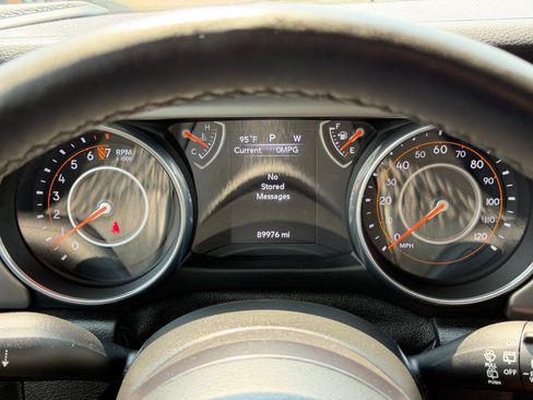 Used 2018 Jeep Wrangler Unlimited Sport S AWD/4WD image 75