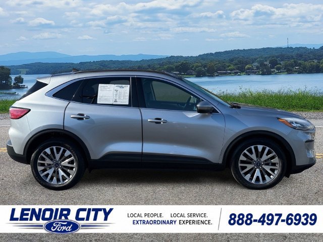 Certified 2022 Ford Escape Titanium w/ Class II Trailer Tow Package FWD image 2