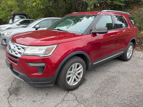 Used 2018 Ford Explorer XLT AWD/4WD image 1
