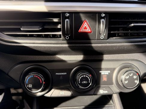 Certified 2021 Kia Forte LXS image 25