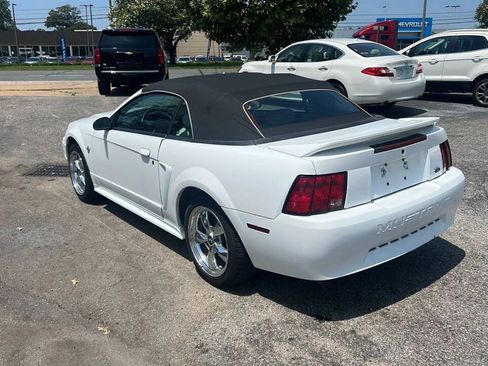 Used 1999 Ford Mustang Convertible RWD image 7