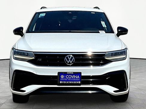 Used 2022 Volkswagen Tiguan SE R-Line FWD image 2