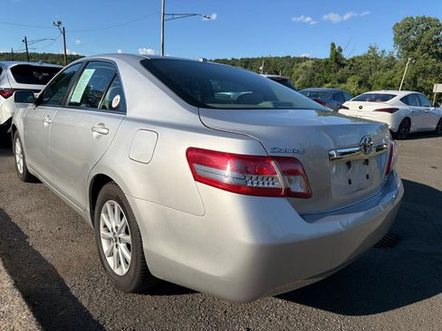 Used 2011 Toyota Camry XLE w/ XLE Extra-Value Pkg #2 FWD image 13