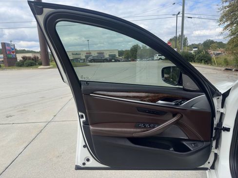 Used 2018 BMW M550i xDrive M550i xDrive AWD 4dr Sedan image 21