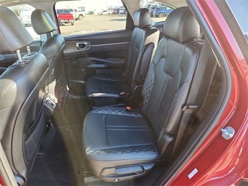 Used 2022 Kia Sorento SX Prestige image 26