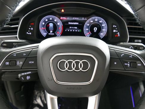 Used 2021 Audi Q8 Premium Plus w/ Premium Plus Package AWD/4WD image 17