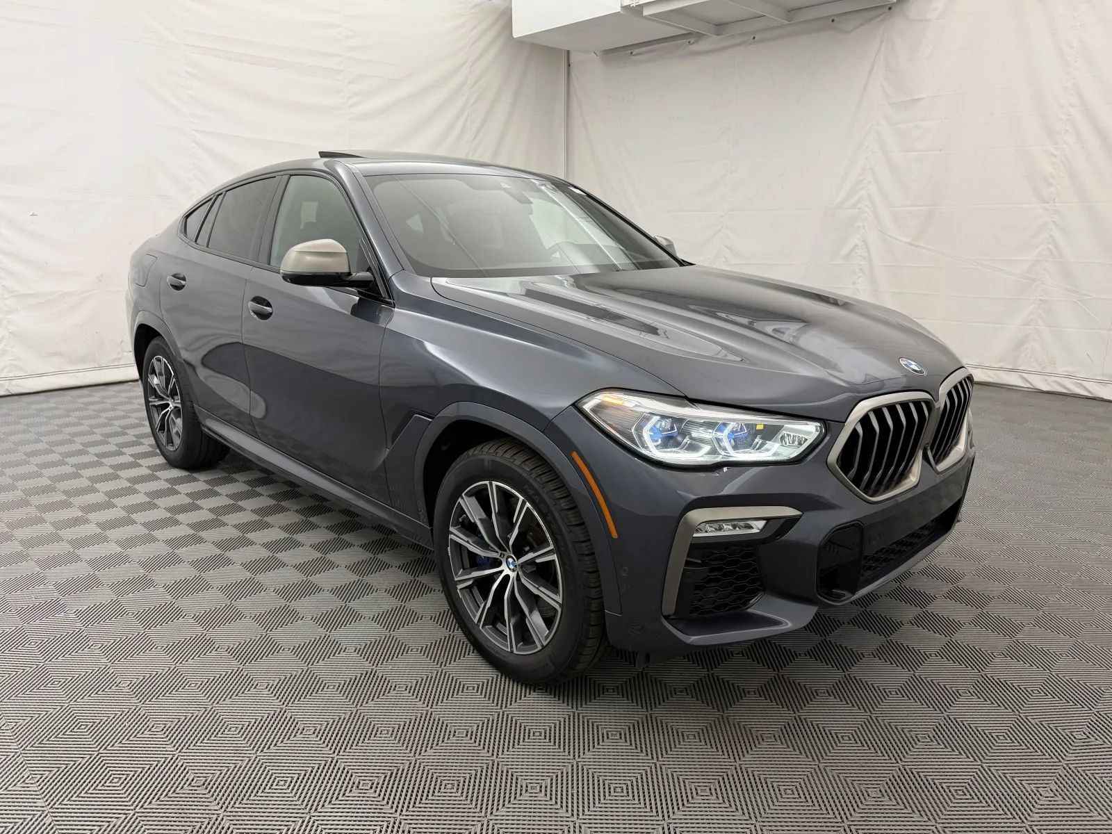 Used 2021 BMW X6 M50i w/ Executive Package AWD/4WD image 4
