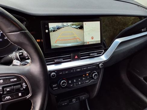 Used 2022 Kia Niro EX image 21
