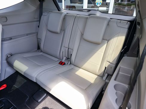 Certified 2023 Volkswagen Atlas SE w/ Panoramic Sunroof Package image 17