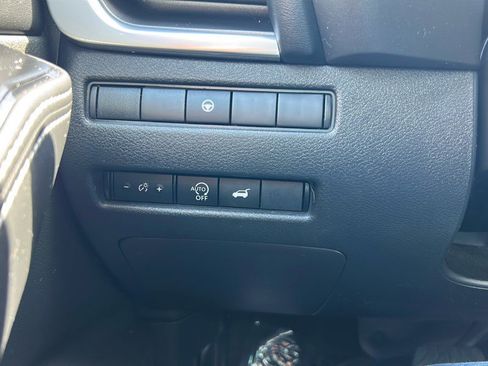 Used 2023 Nissan Rogue SV w/ SV Premium B Package image 22
